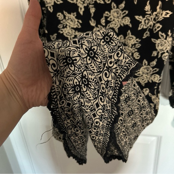 Volcom Women's on The Brink Romper, Black XS - Picture 8 of 10